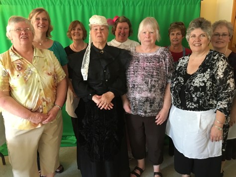 Queen Victoria and friends.JPG